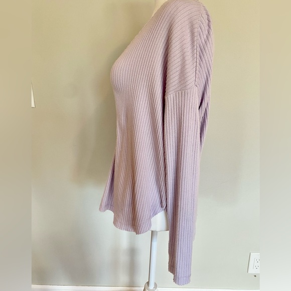 WILD FABLE Light Sweater Lavender V Neck - Picture 2 of 6